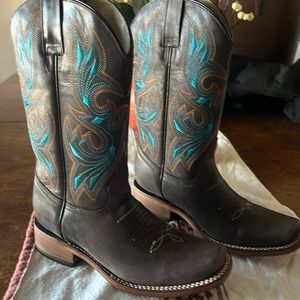 Redhawk.Boot Company size 6 1/2 leather w/ tan stitching and turquoise accents.